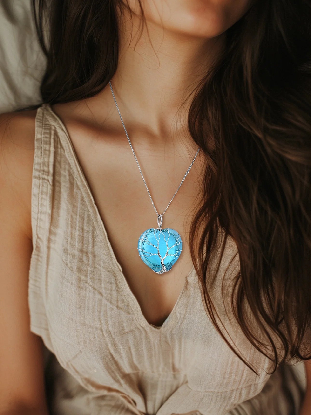 Elegant Tree of Life Heart Crystal Necklace - Moonstone March Birthstone Pendant Jewelry Gift for Mothers and Wives